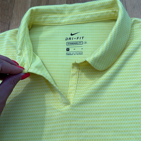 *last chance* Nike | Women’’s dri-ft collared, sleeveless top - Picture 11 of 16